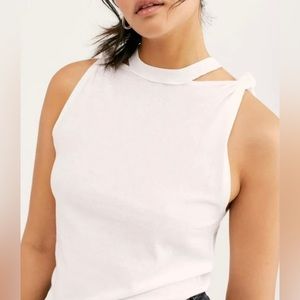 🤍 EUC We The Free People Knotted Shoulder Tank